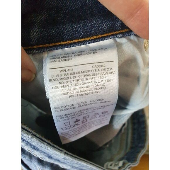 Levi's Women's Jean Shorts 14 Denzen High Rise Distressed Cut-Off Denim Shorts 1 - Picture 4 of 6